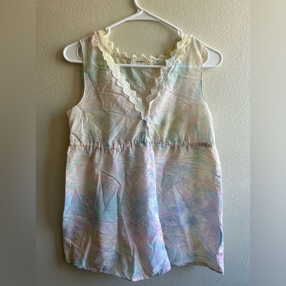 Vintage - dainty, lacy, floral tank top
